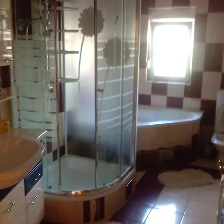 Apartament Laura No.1 *